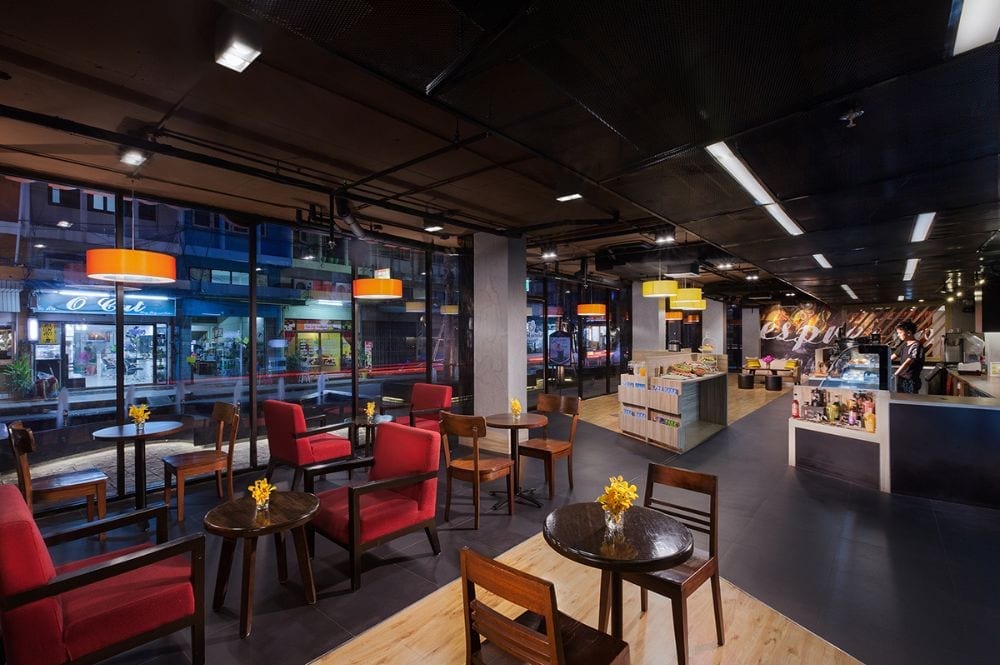 ห้องอาหารและพื้นที่เสิร์ฟอาหารเช้าสไตล์ญี่ปุ่นภายใน Citadines Grand Central Sri Racha ใจกลางเมืองศรีราชา