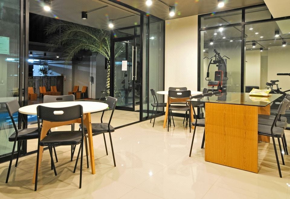 ร้านอาหารและพื้นที่ส่วนกลางของ Grand Marina Residence Hotel