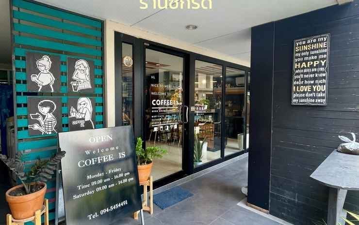 มุมห้องพักและระเบียงของ Similan Mansion ที่พักราคาประหยัดบนถนนลงหาดบางแสน