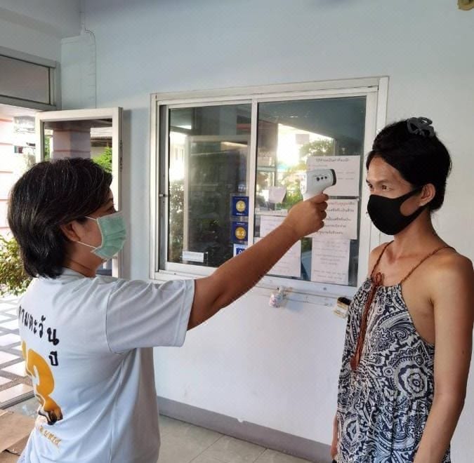 มุมห้องพักและพื้นที่ใช้สอยภายในห้องของ UJ Apartment ตำบลแสนสุข ชลบุรี
