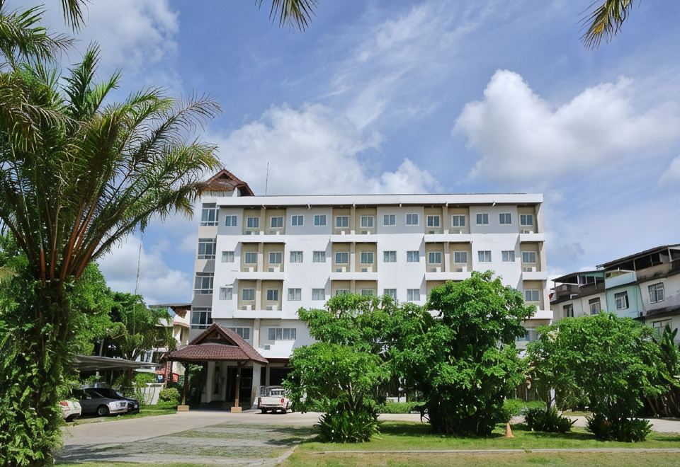 Nana Buri Hotel