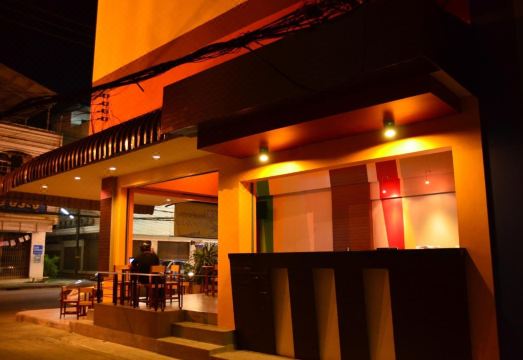 มุมนั่งเล่นและพื้นที่ส่วนกลางของ Salsa Hostel ในเมืองชุมพร