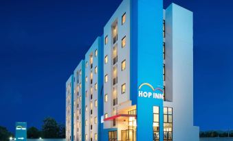 ภายนอกอาคาร Hop Inn Hat Yai บนถนนกาญจนวนิช