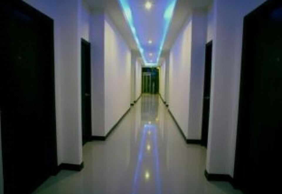 Common area and entrance of Ido Boutique Suite Hat Yai