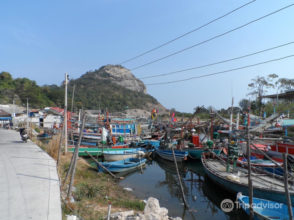 ชุมชนประมงและท่าเรือเขาตะเกียบใกล้ Baan Sabaaidee บรรยากาศหมู่บ้านชาวประมงดั้งเดิม