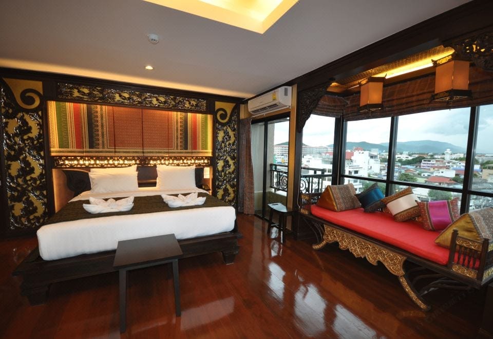 ห้องพัก Chalelarn Hotel Hua Hin ตกแต่งสไตล์ไทยร่วมสมัยด้วยงานไม้และโทนสีอบอุ่น