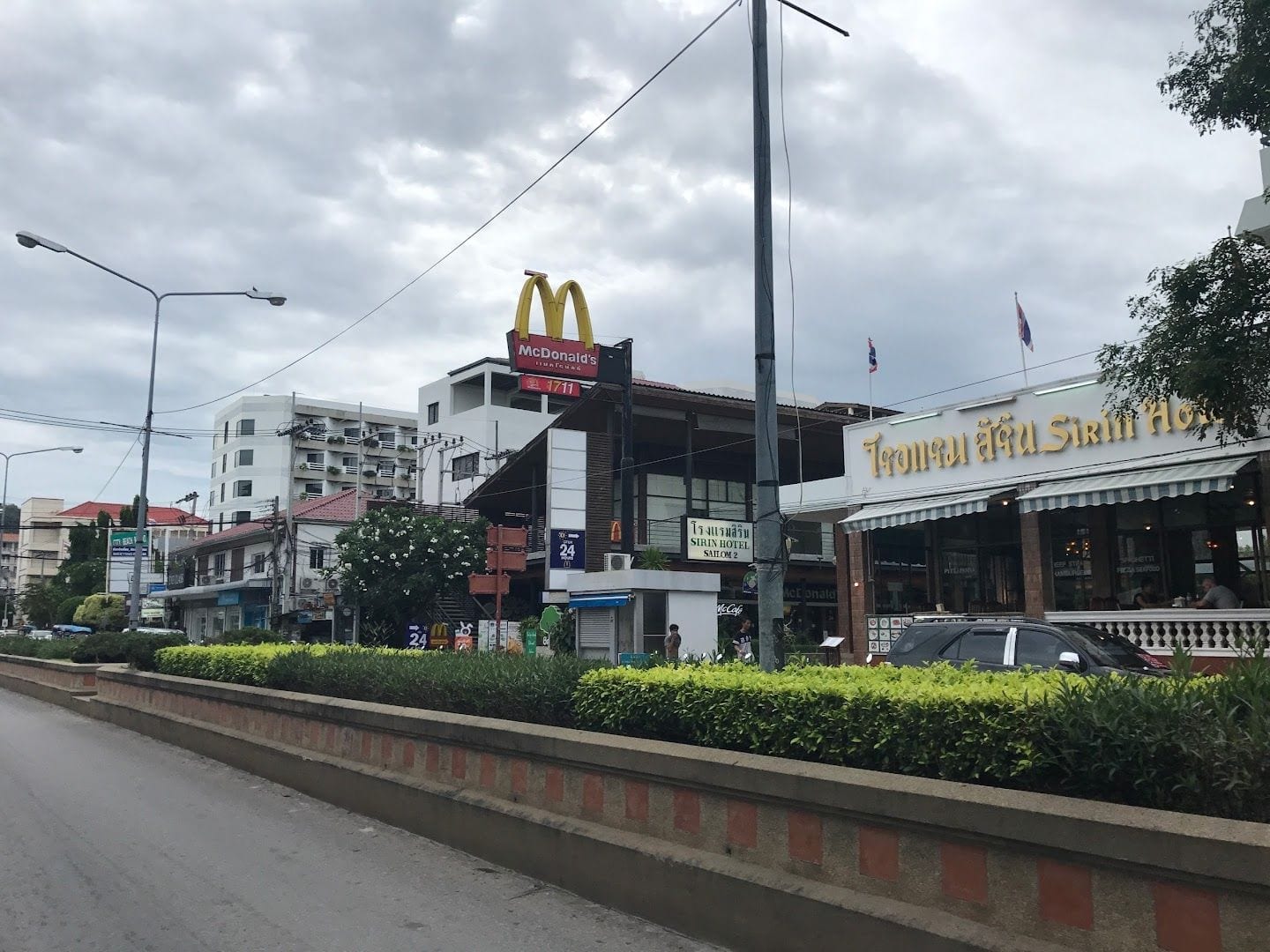อาคารเกสต์เฮาส์ EU - Bakery Guesthouse ใจกลางเมืองหัวหิน ใกล้ตลาดโต้รุ่ง
