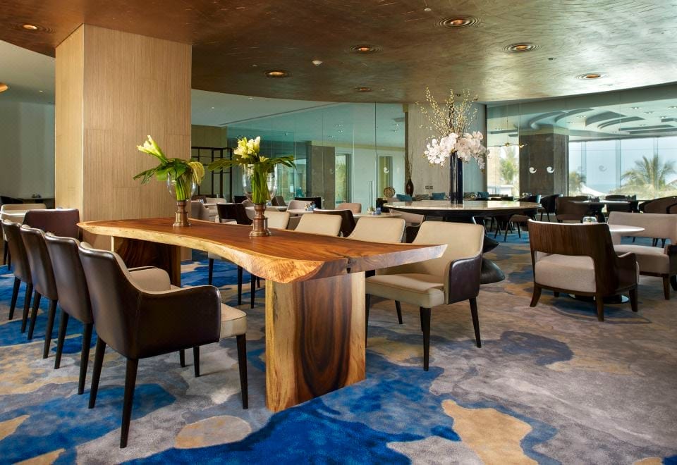 ห้องพักของ Hilton Hua Hin พร้อมระเบียงส่วนตัวมองวิวทะเลอ่าวไทย
