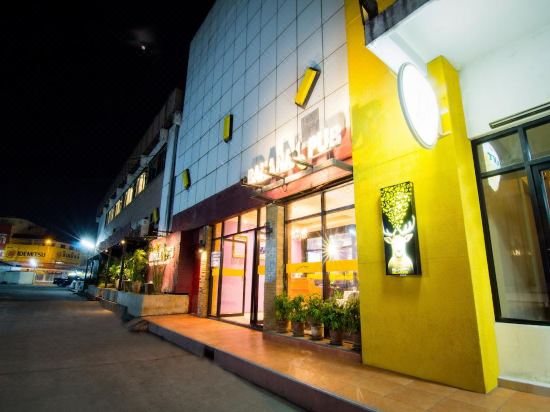 ห้องพักของ Phet Hotel ห้องกว้าง เตียงนอนสบาย