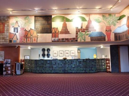 บรรยากาศห้องพักและสิ่งอำนวยความสะดวกของ Phet Hotel กำแพงเพชร