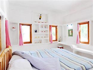 บังกะโลธีมยุโรปของ Scenic Riverside Resort ตกแต่งเป็นเอกลักษณ์แต่ละหลัง