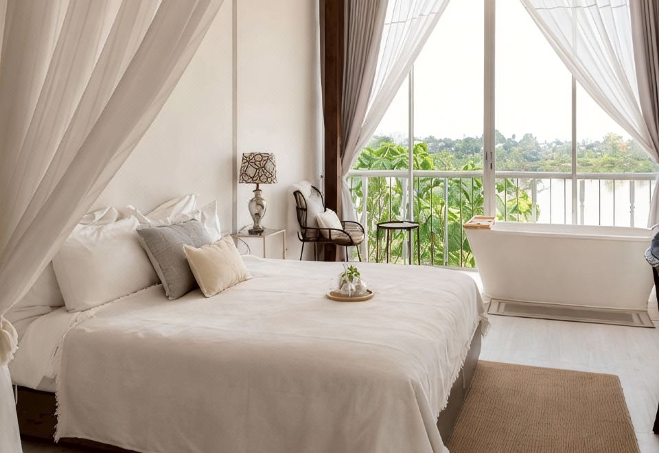 คาเฟ่ริมแม่น้ำปิงด้านล่างของ White Wall Riverfront Hotel กำแพงเพชร