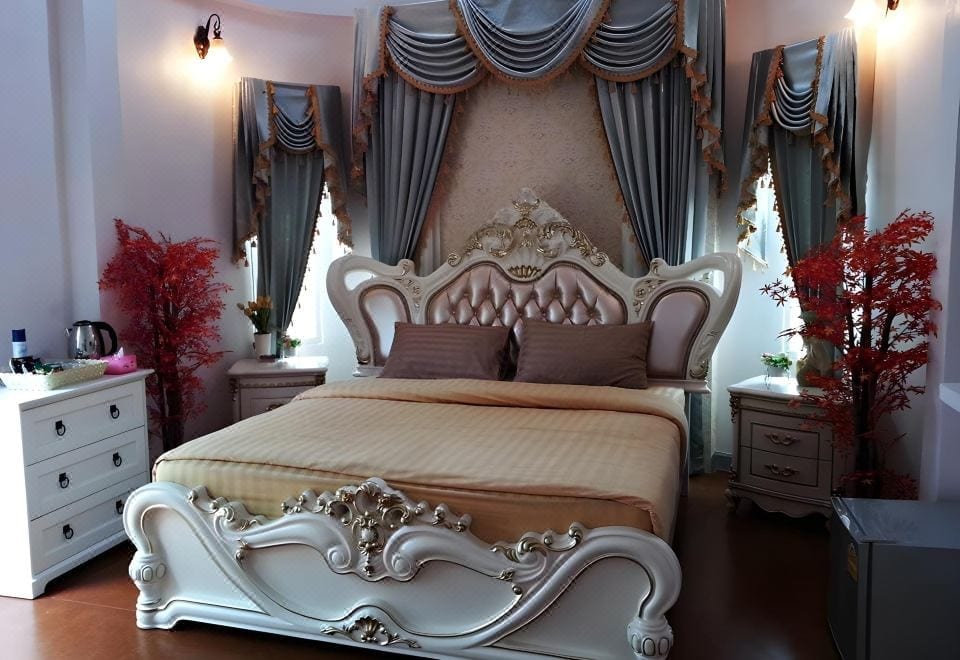 ห้องพักภายใน Cinque Terre Resort ตกแต่งสไตล์ยุโรป ห้องกว้างพร้อมเฟอร์นิเจอร์ไม้