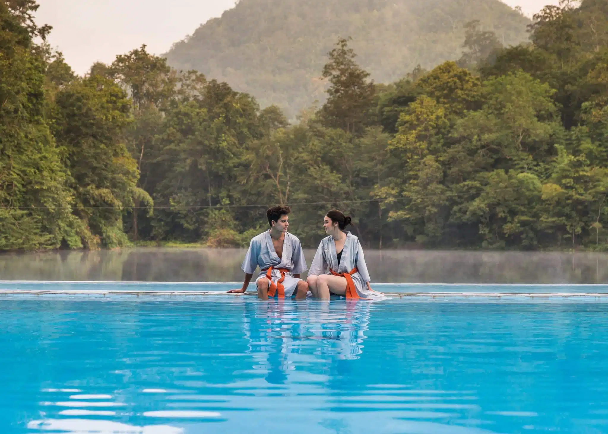 บ่อน้ำพุร้อนแร่ธรรมชาติของ Home Phutoey River Kwai ท่ามกลางป่าเขาริมแม่น้ำแควน้อย