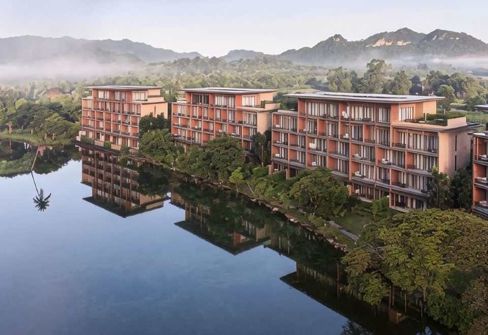 atta Lakeside Resort Suite
