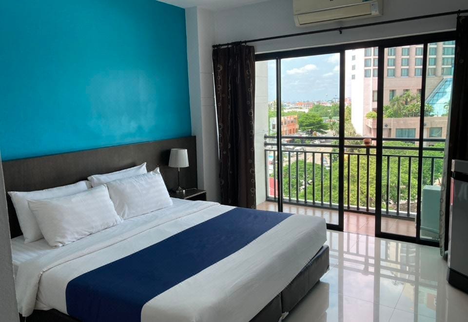 อาคารและทางเข้า Chada Veranda Hotel ขอนแก่น โรงแรมประหยัดใจกลางเมือง