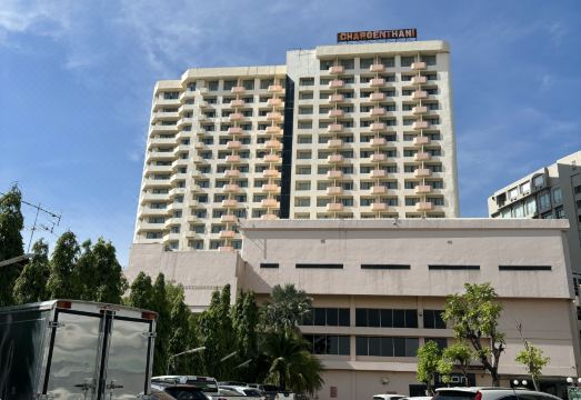 ห้องพักของ Charoen Thani Hotel Khon Kaen เตียงใหญ่ บรรยากาศโทนอุ่น