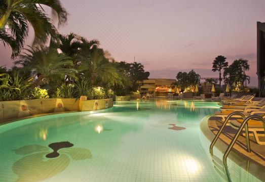 สระว่ายน้ำกลางแจ้งของ The Heritage Grand Khon Kaen