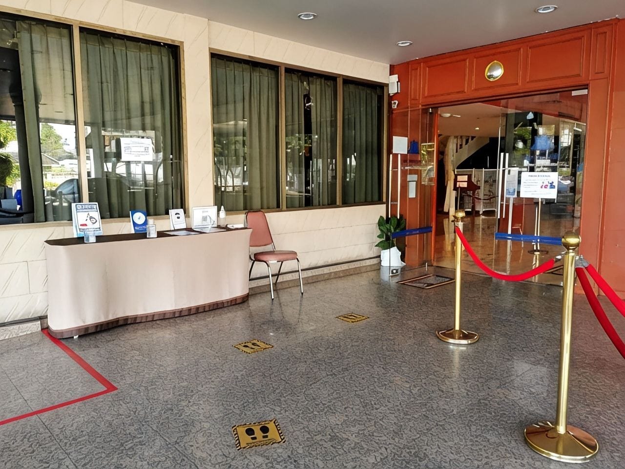 ห้องพัก Superior ของ Khon Kaen Hotel พร้อมเตียงและสิ่งอำนวยความสะดวกพื้นฐาน