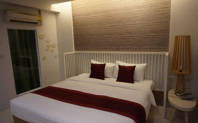 บรรยากาศภายนอกอาคาร SF Biz Hotel ใจกลางเมืองขอนแก่น