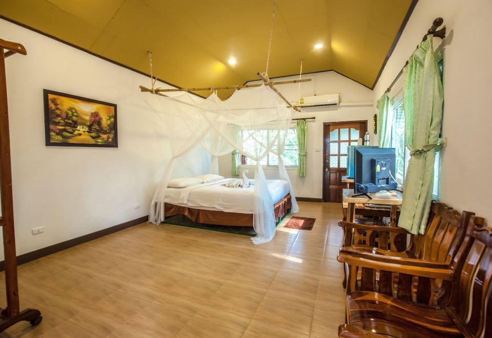 คาเฟ่และห้องอาหารริมน้ำของ Varee Valley Resort ขอนแก่น