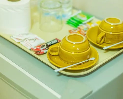 ด้านหน้า King Royal II Hotel Bangkok ถนนกรุงธนบุรี ย่านคลองสาน-ตลาดพลู