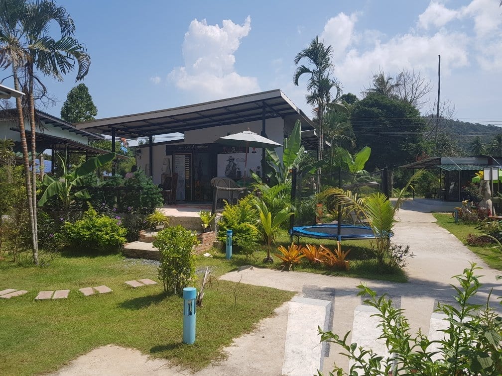 The setting of Feel@Chill Resort Koh Chang, a small modern resort in Klong Son, Koh Chang