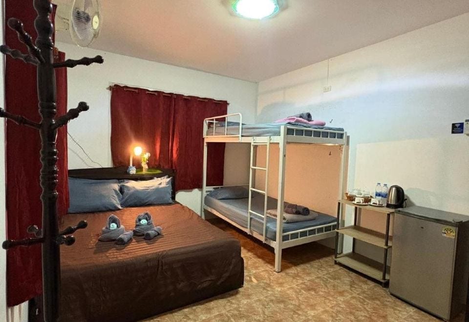 Rooms and bungalows at Kama Siri Koh Kood, simply decorated and clean on a budget
