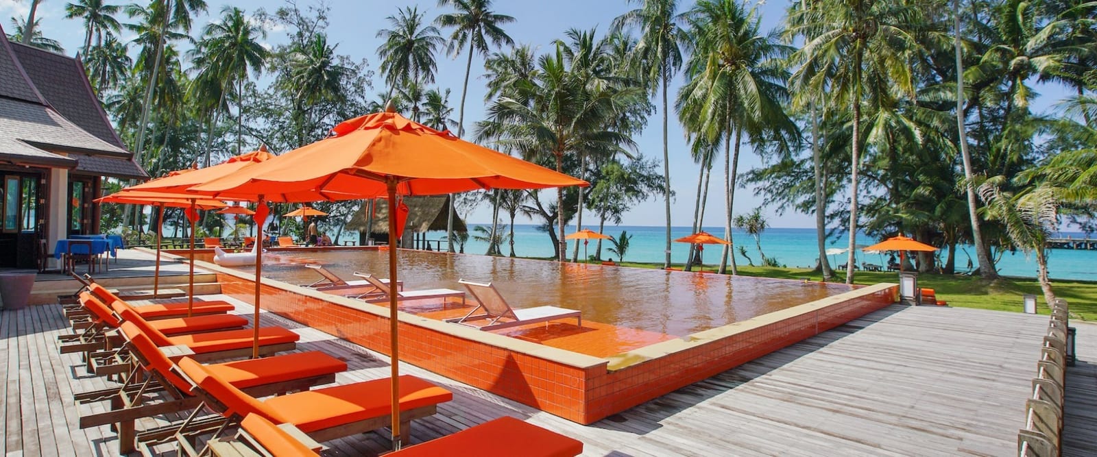 หาดส่วนตัวทรายขาวและน้ำทะเลใสหน้า Koh Kood Paradise Beach เกาะกูด