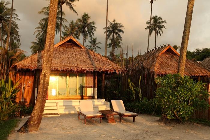 Beach Front Villa at Tinkerbell Privacy Resort opening onto the white sand of Klong Chao Beach, Koh Kood