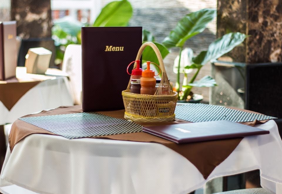 The restaurant and lounge area at Suntosa Resort Koh Larn