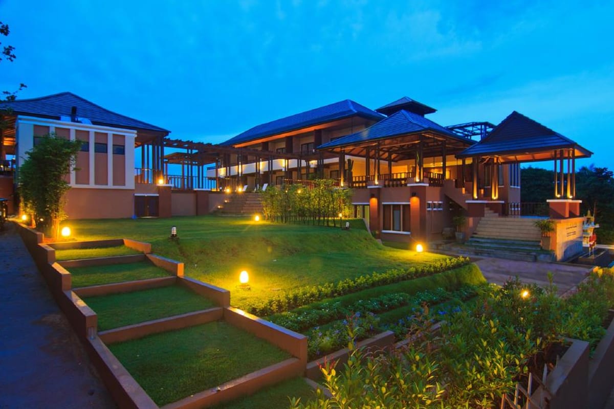 ห้องพักวิวทะเลพร้อมระเบียงส่วนตัวของ Islanda Resort Hotel เกาะหมาก
