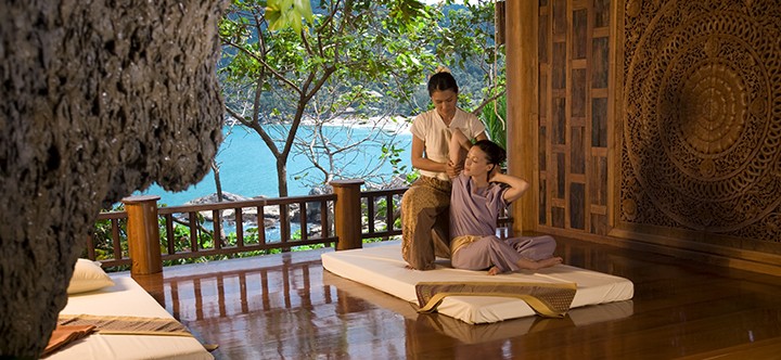 ห้องทรีตเมนต์สปา Ayurvana บรรยากาศไม้สักอบอุ่น