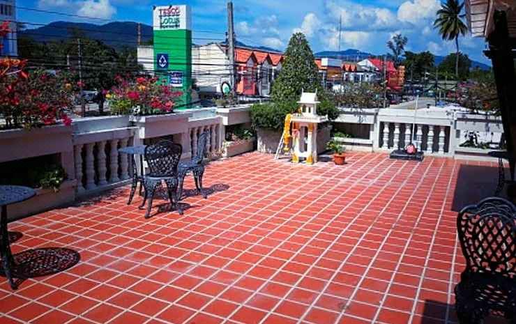 มุมต้อนรับและทางเข้าของ The 1 Boutique Hotel ท้องศาลา