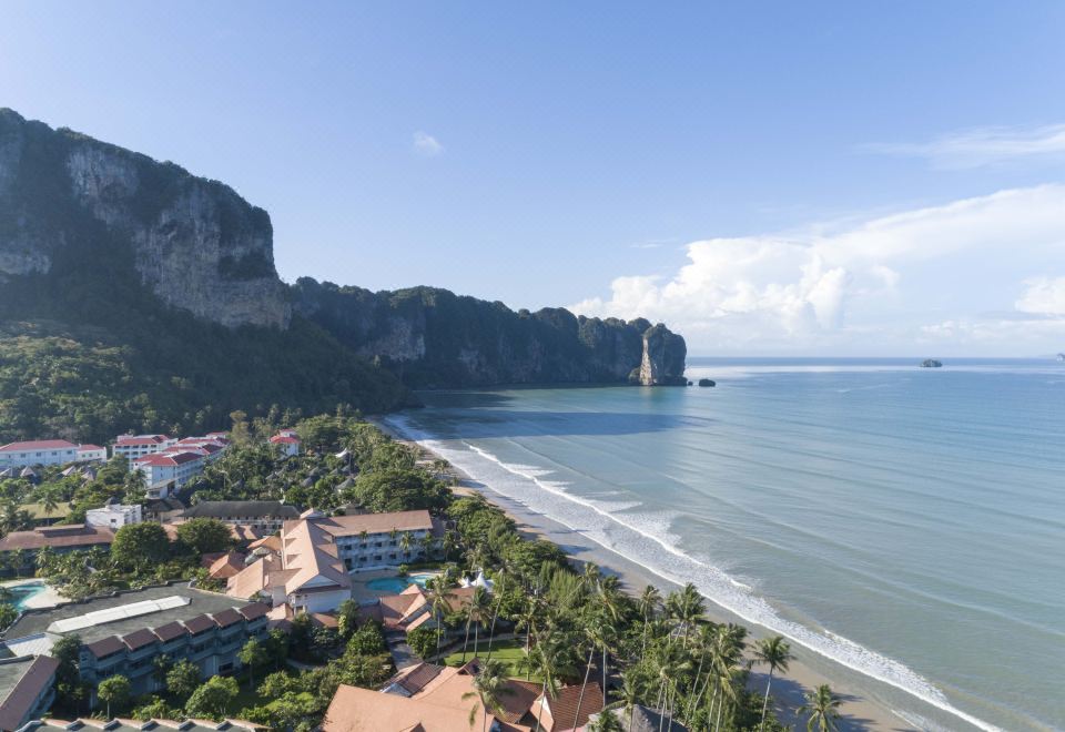Aonang Cliff Beach Resort