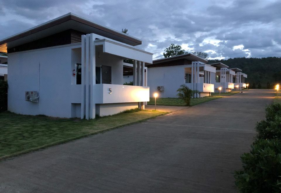 บรรยากาศภายนอกอาคาร Loft House Homestay ย่านบ้านโฮ่ง