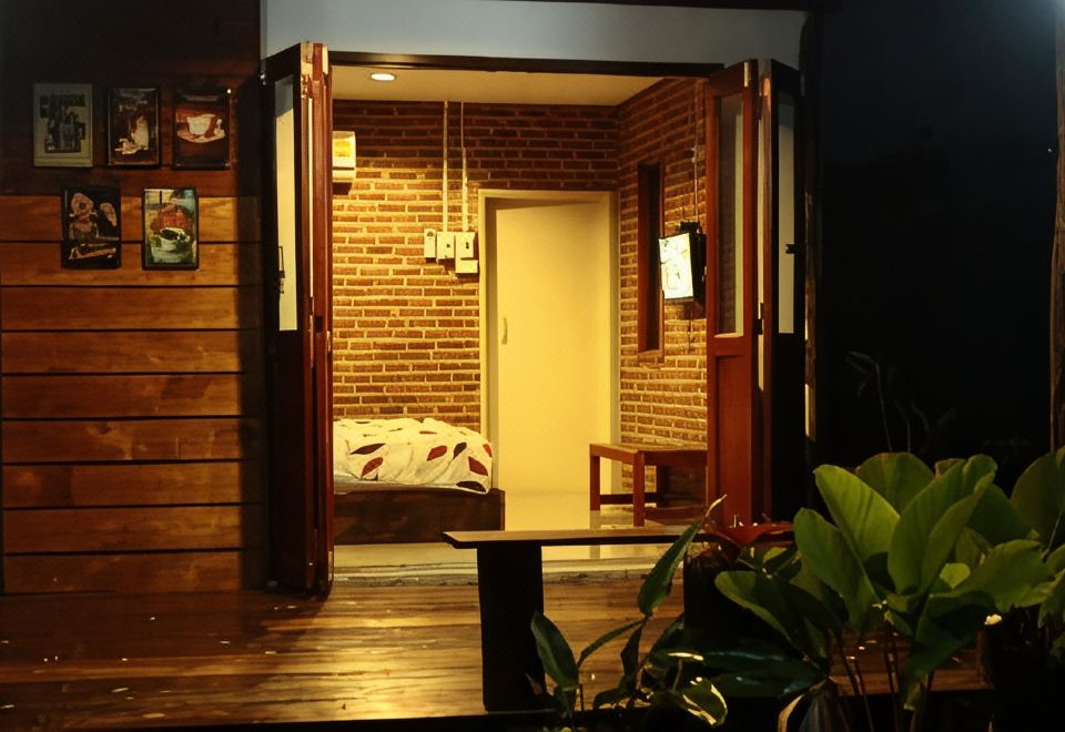 บรรยากาศบ้านพักในสวนเงียบสงบ ใกล้ถนนคนเดินเชียงคาน