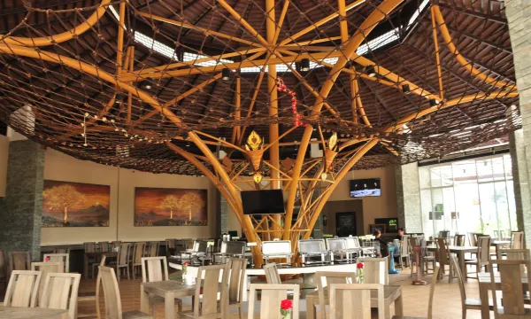 ร้านอาหารและพื้นที่ส่วนกลางกลางแจ้งของ Phurua Sanctuary Resort and Spa