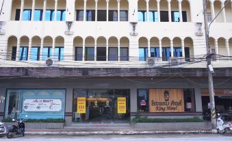 บรรยากาศห้องพักและมุมพักผ่อนของ Sugar Guesthouse กลางเมืองเลย
