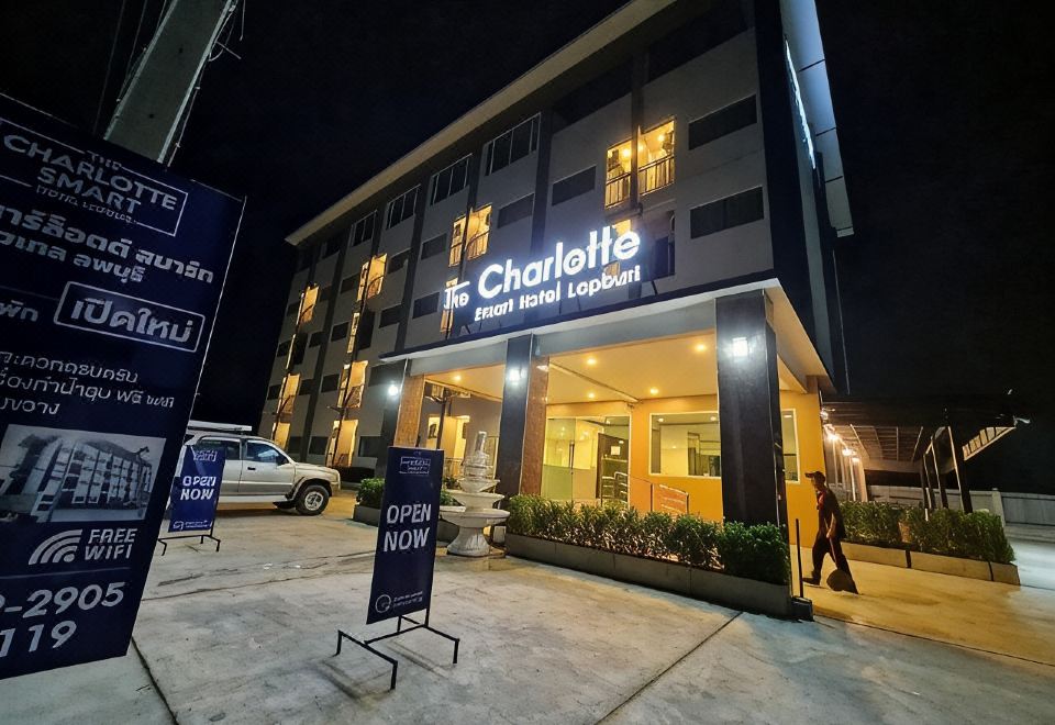 The Charlotte Smart Hotel Lopburi