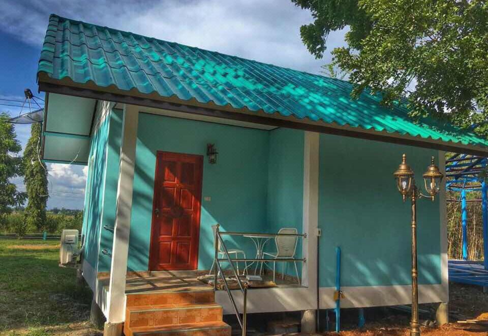 มุมระเบียงและพื้นที่ส่วนกลางของ Mourakot Resort ลพบุรี