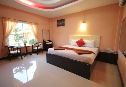 Windsor Resort Lopburi