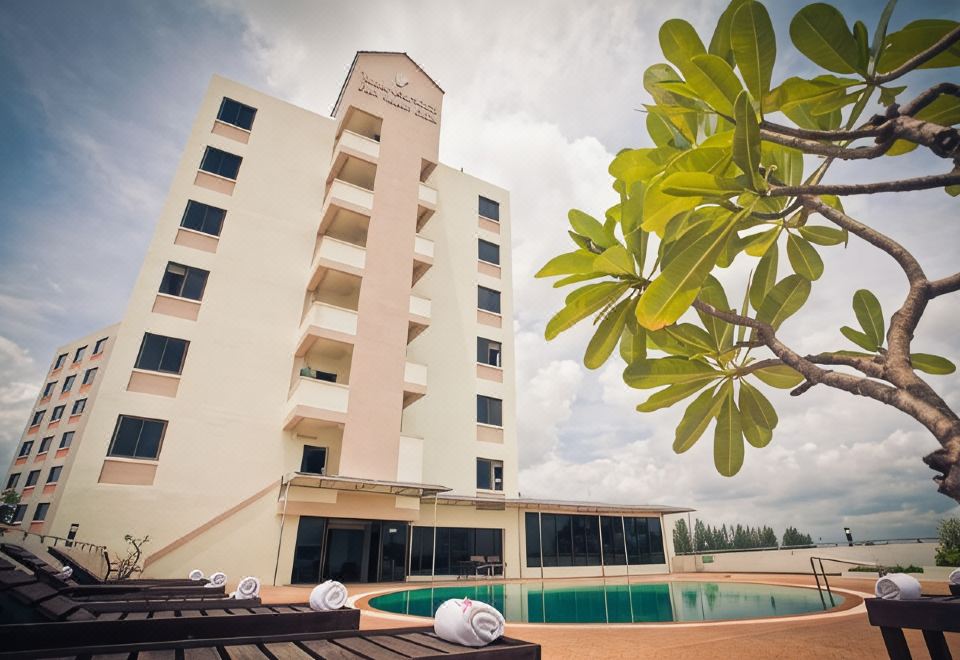 Ploy Palace Hotel