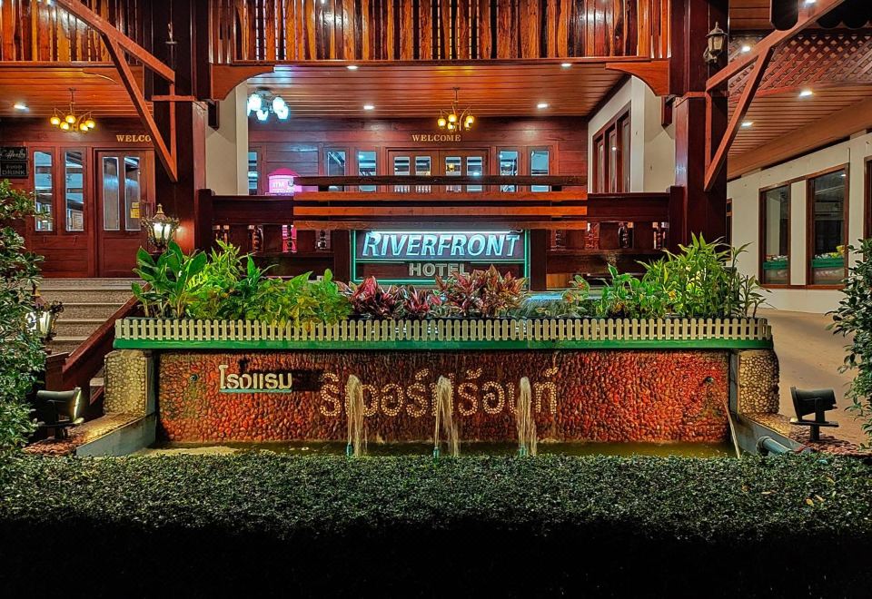 Riverfront Hotel Mukdahan