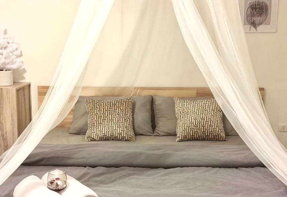 โซนทางเดินและพื้นที่ส่วนกลางของ 24 Poshtel Salaya ในศาลายา
