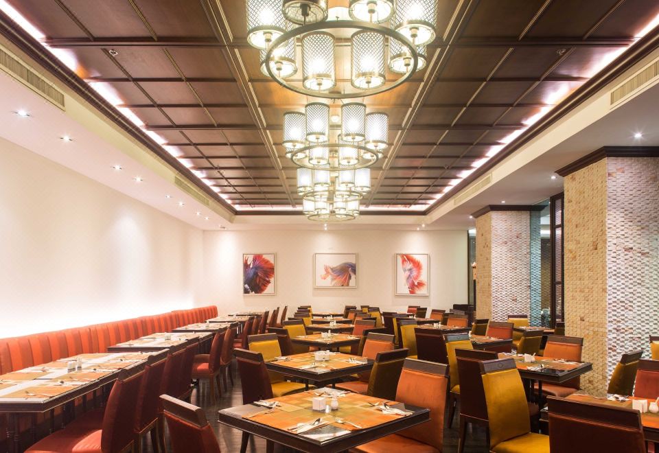 ร้านอาหารและบรรยากาศภายในของ Mida Grande Hotel Dhavaravati นครปฐม