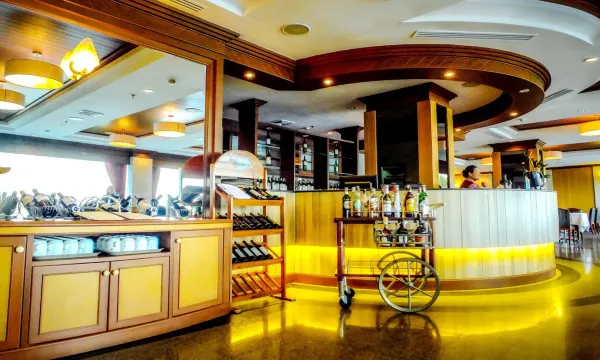The Terrace Wine Bar ริมแม่น้ำโขงของ Fortune River View Hotel นครพนม