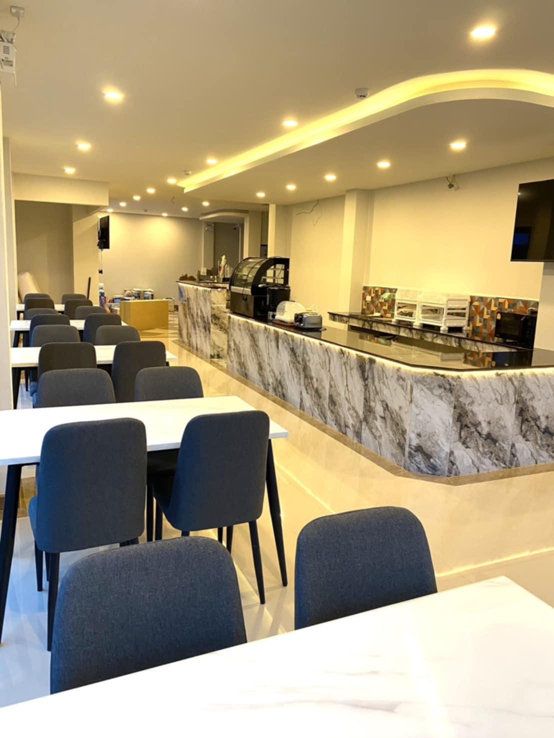 ห้องน้ำในตัวพร้อมฝักบัวของ Nonrada Boutique Hotel นครพนม