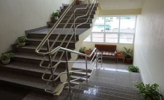 พื้นที่ส่วนกลางและล็อบบี้ของ NP Residence Nakhon Phanom ใจกลางเมืองนครพนม
