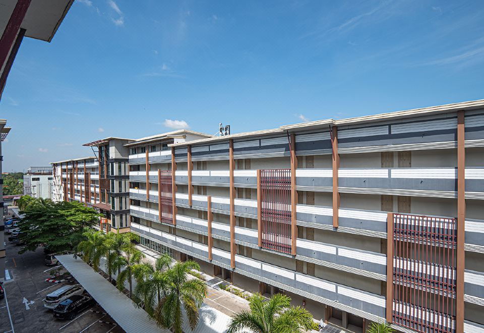 B2 Korat Night Market Boutique & Budget Hotel